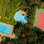Marina Club Hotel