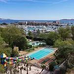 Marina Club