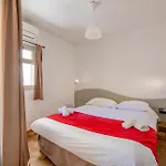 Marina Club Hotel