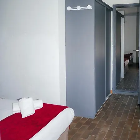 Marina Club Hotel 2*