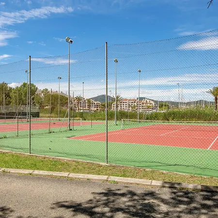 Marina Club Szálloda
