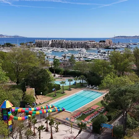 Marina Club
