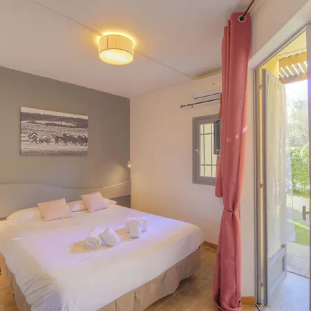 Marina Club Hotel
