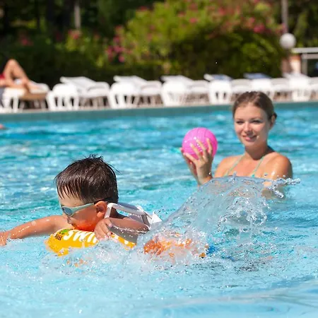 Ξενοδοχείο Marina Club 2*